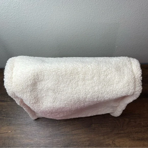 Victoria’s Secret Sherpa Tote Ivory Cream Reusable Shoulder Bag - Picture 9 of 13